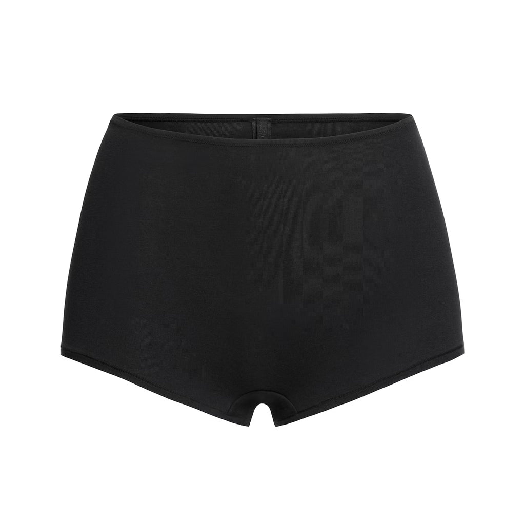 BOY SHORT